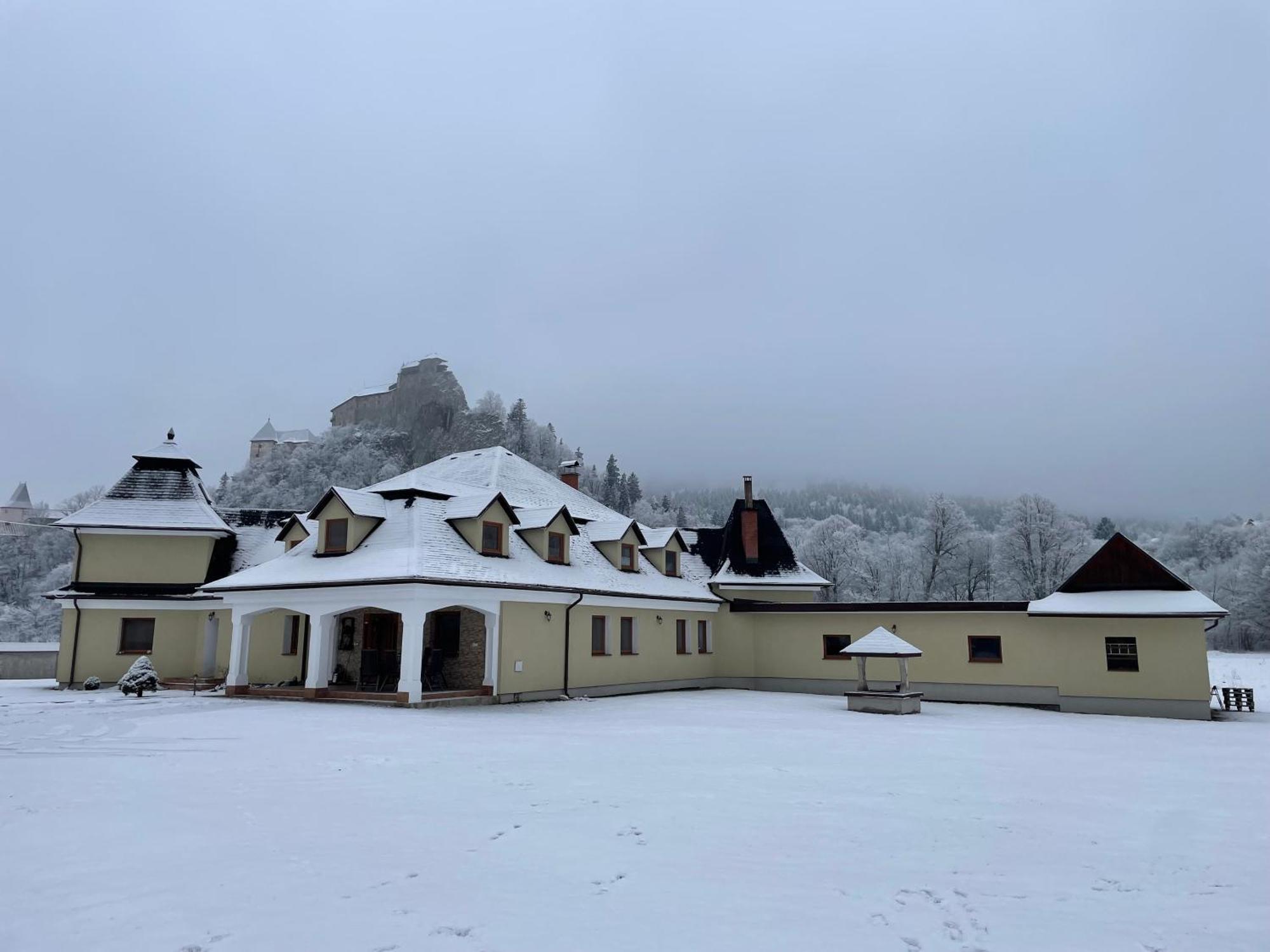 Penzion U Dvoch Levov ออราฟสกี ป็อดซาม็อก ภายนอก รูปภาพ